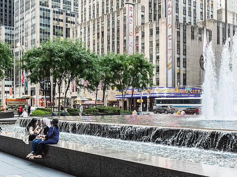 505 W 54th St #825 — Photo 39
