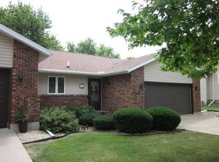 519 Sierra Dr, Freeport, IL 61032