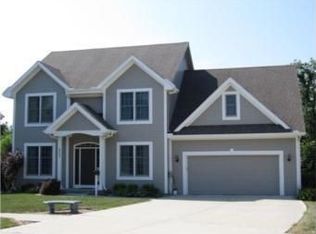 211 Surrey Ct, Smithville, MO 64089