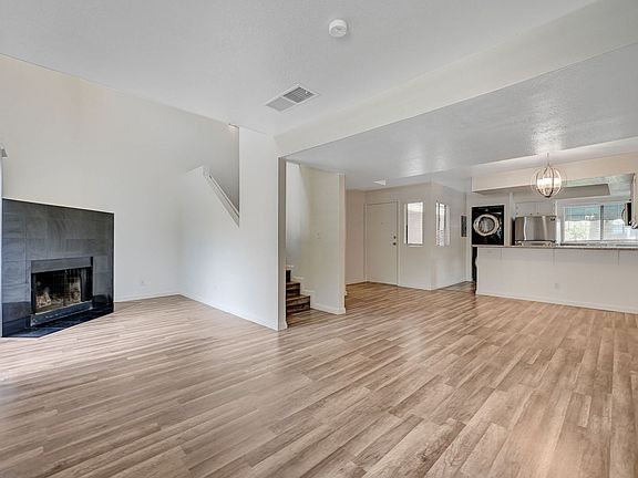 3rd image of 4420 Woodpine Dr Unit 102