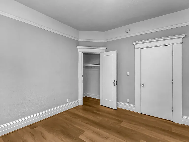 605 Jones — Photo 12