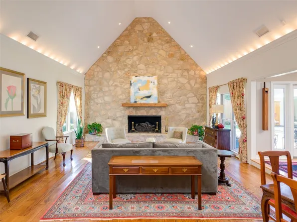 4306 Bobbitt Dr, Dallas, TX 75229