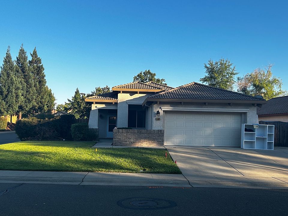 1st image of 1332 Walden Dr