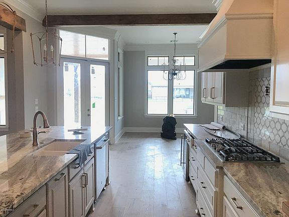 5th image of 308 Glasgow Dr