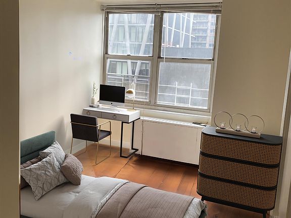 5th image of 155 W 68th St #706/7