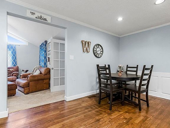 5th image of 11507 W 69th St