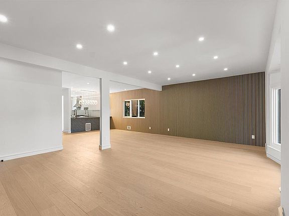 4th image of 8549 Avon St