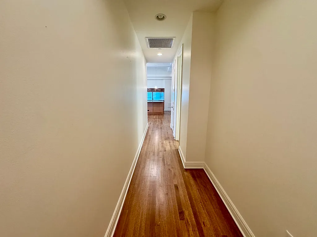 2 bed, 2.5 bath, 1406 sqft, $2,800 — Photo 4