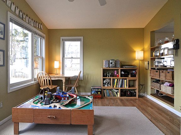 3rd image of 3214 Polk St NE
