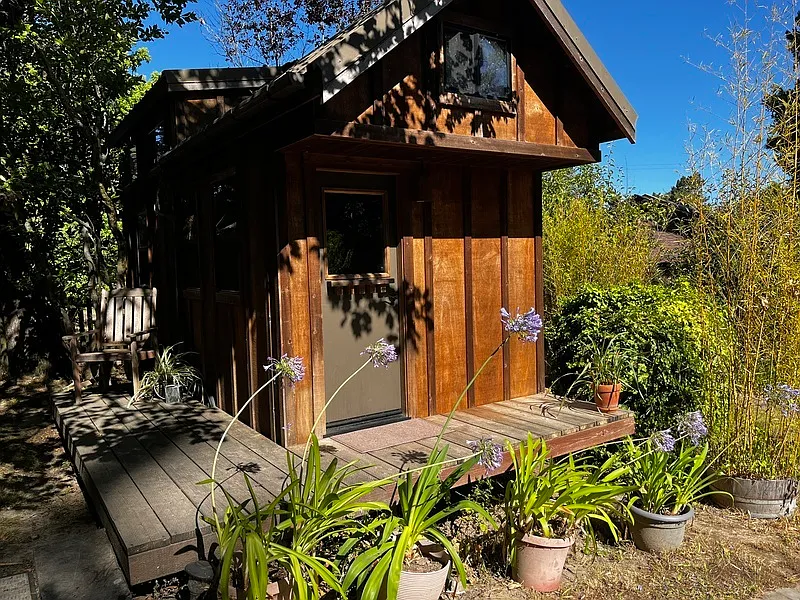 Studio, 1.0 bath, 200 sqft, $1,725 — Photo 2