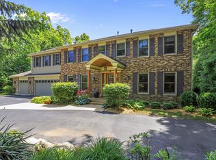 1899 Lexington Rd, Libertyville, IL 60048