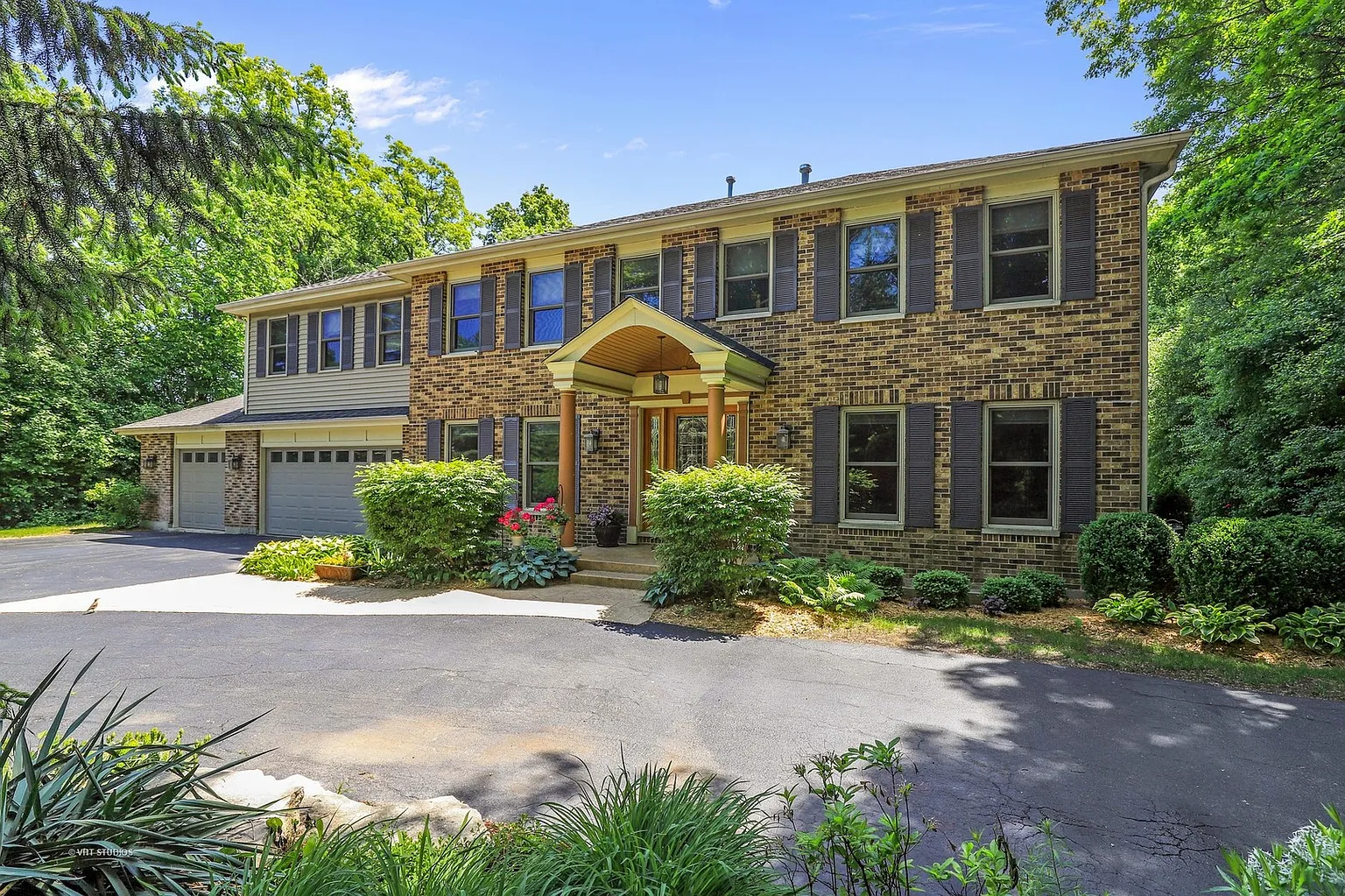 1899 Lexington Rd photo 1