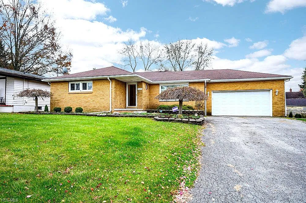 519 Blossom Ave photo 1