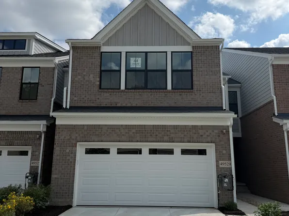 49529 Coldwater Ridge Dr, Northville, MI 48168