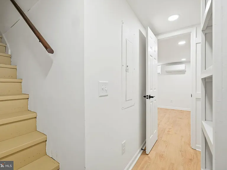 414 Madison Ct SE — Photo 23