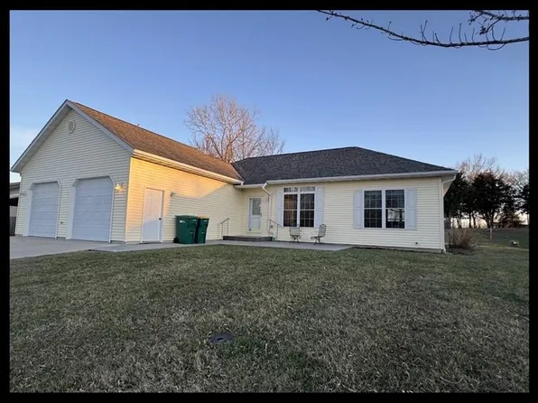 1412 Rosewood Ter, Macon, MO 63552