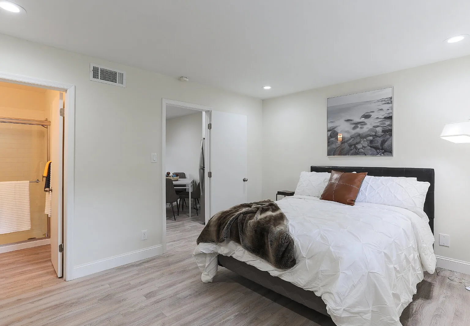 1 bed, 1.0 bath, 550 sqft, $995 — Photo 3