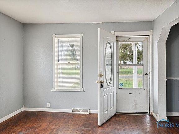 5th image of 5936 Curson Dr