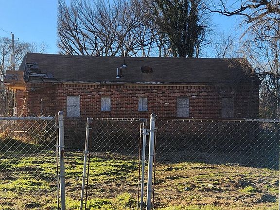 3rd image of 862 Mosby Ave