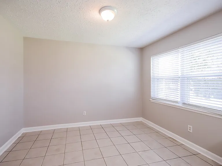 502 Hildred Ave — Photo 5