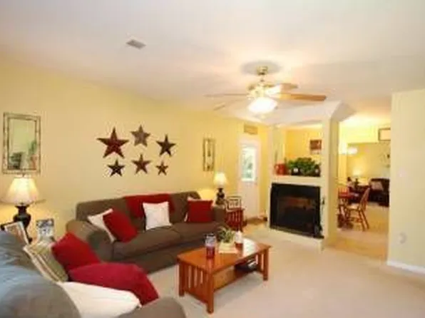 9 Raymond Ct, Portsmouth, VA 23703