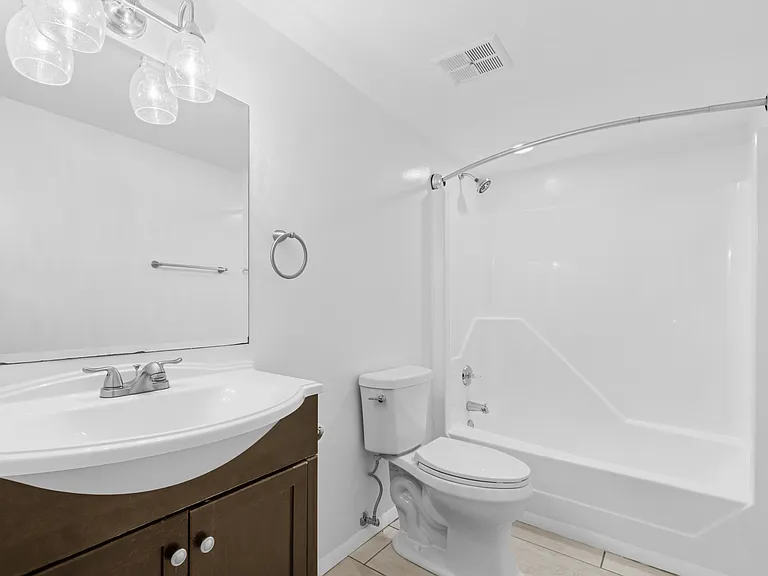1208 Manassas Ct — Photo 11