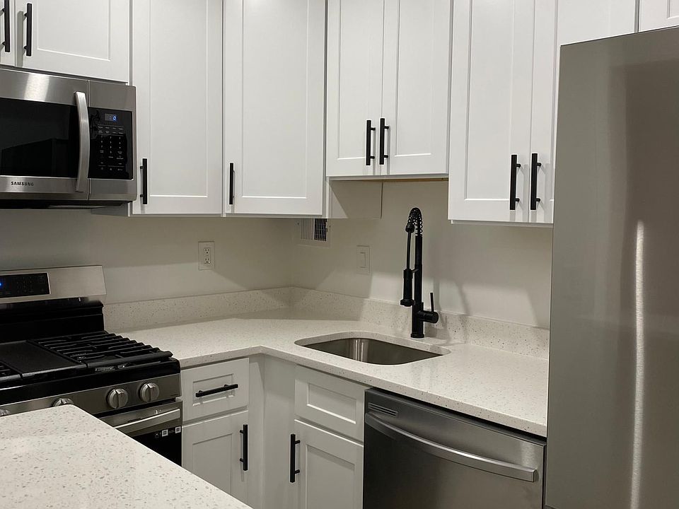 1st image of 6001 Arlington Blvd APT 409