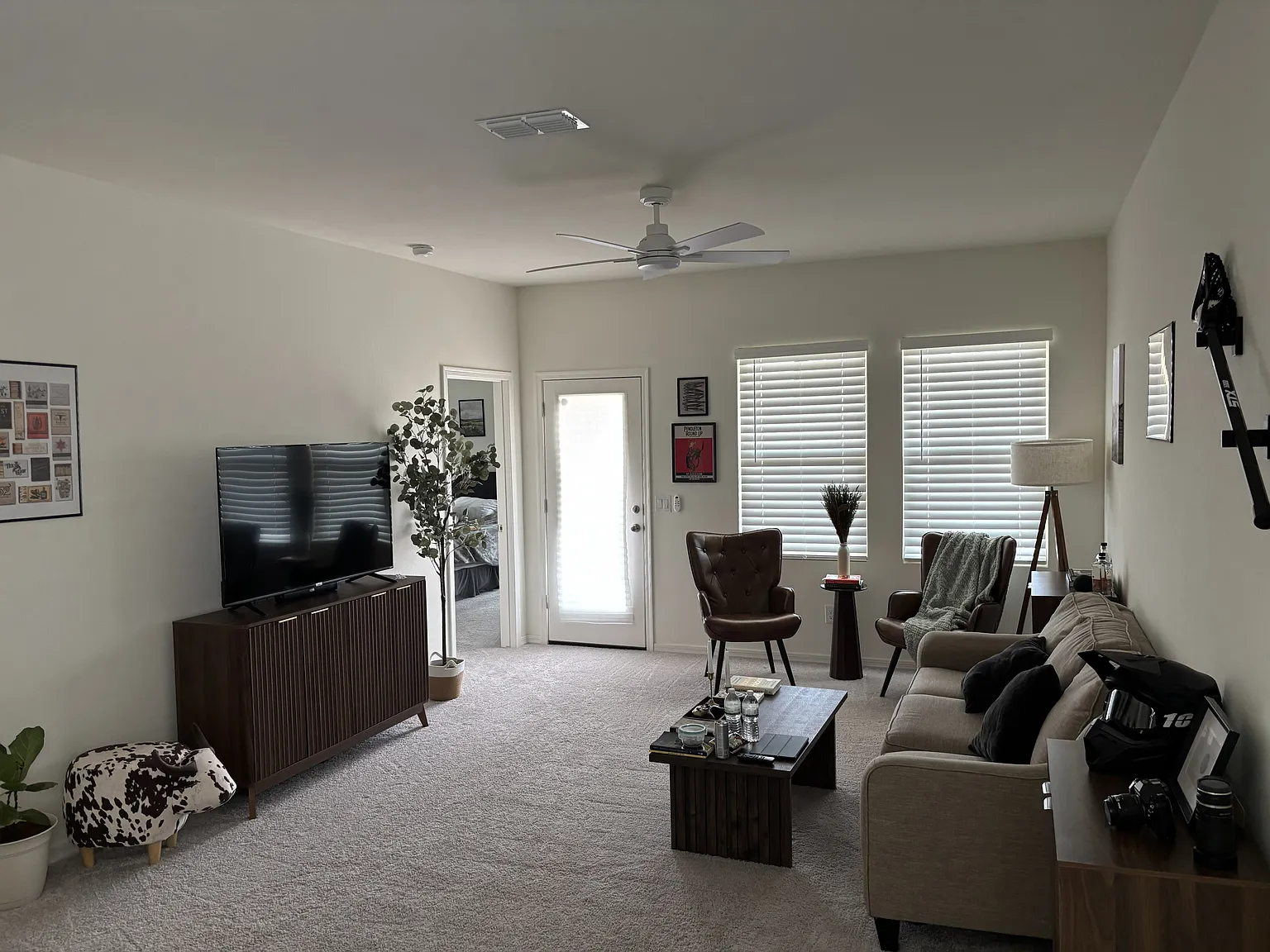 3 bed, 1402 sqft, $2,200 — Photo 3