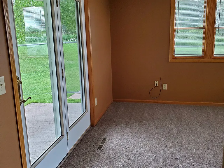 2528 Plum St — Photo 18