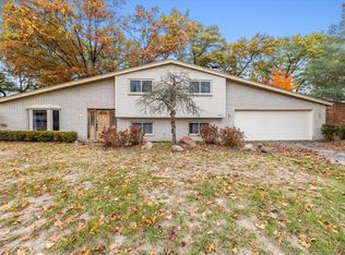8090 Rene Dr, White Lake, MI