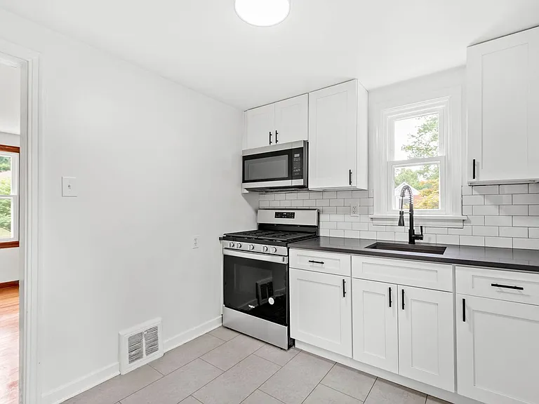 274 Idlewood Rd — Photo 9