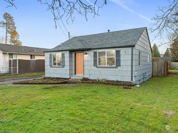 1712 W Pioneer Avenue, Puyallup, WA 98371