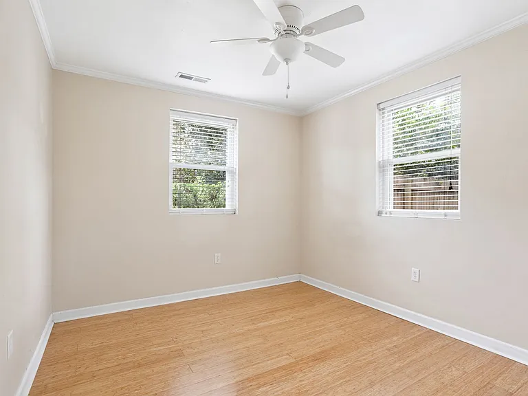 865 Santee St — Photo 11