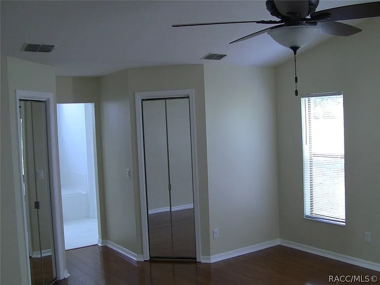 335 E Falconry Ct — Photo 23