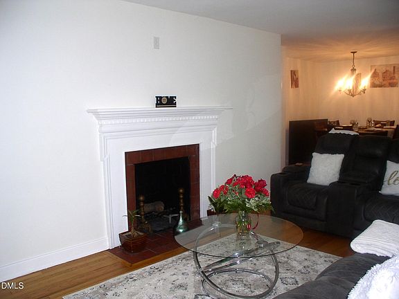 4th image of 229 Perry St