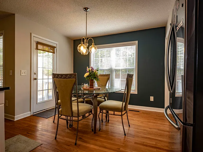 440 Spring Lake Dr — Photo 9