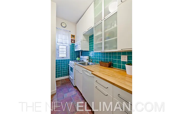 Sold by Douglas Elliman | media 20