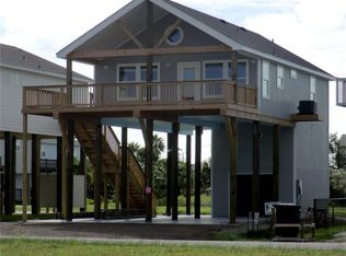 991 Meynig Dr, Crystal Beach, TX 77650
