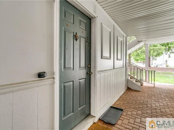 273 Kempsey Dr, North Brunswick, NJ 08902