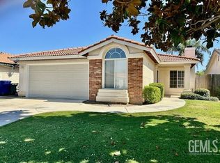 8207 Essex Ct, Bakersfield, CA 93311