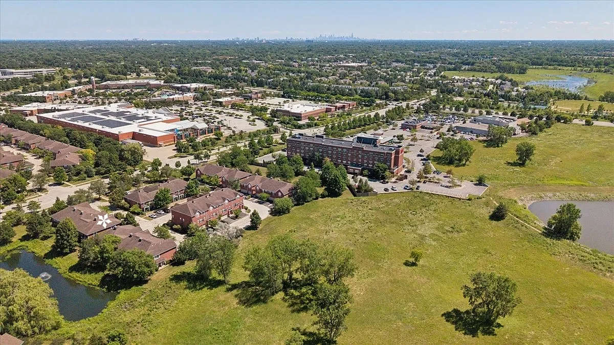 2 bed, $3,250 — Photo 4