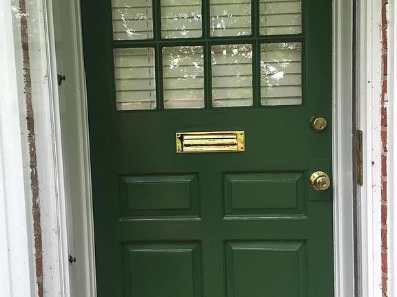 2nd image of 2802 S Abingdon St #2802