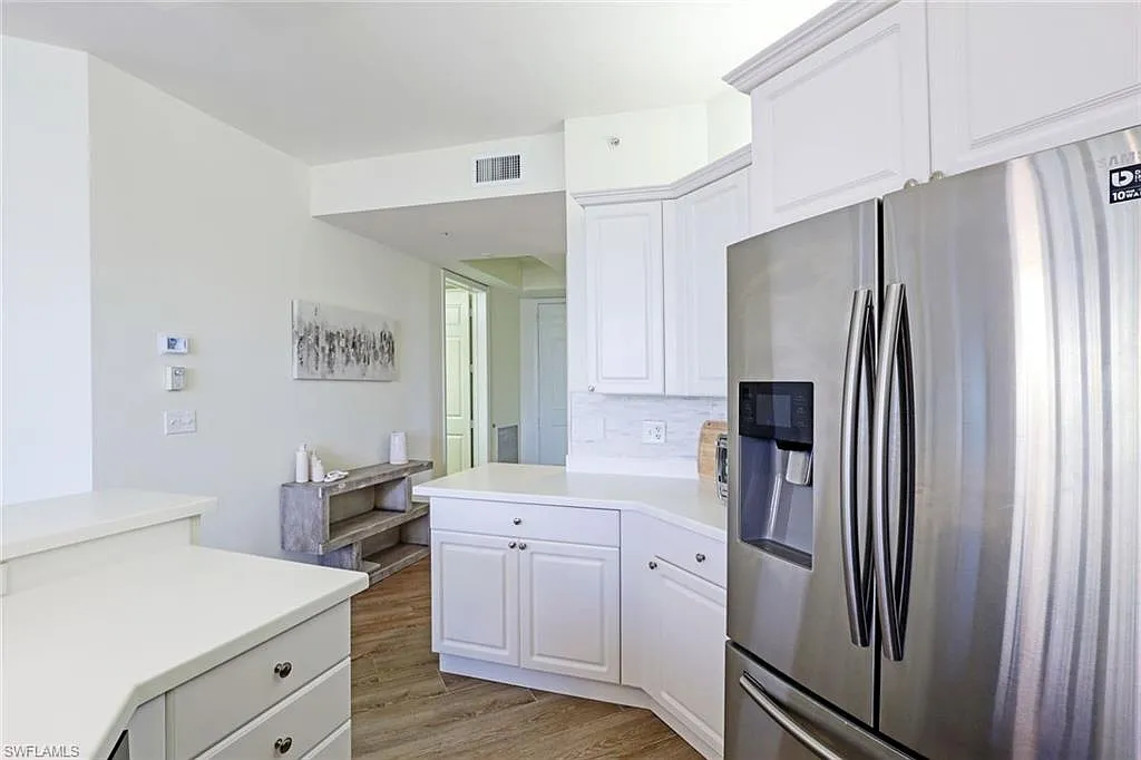 3 bed, 2.0 bath, 1734 sqft, $13,500 — Photo 2