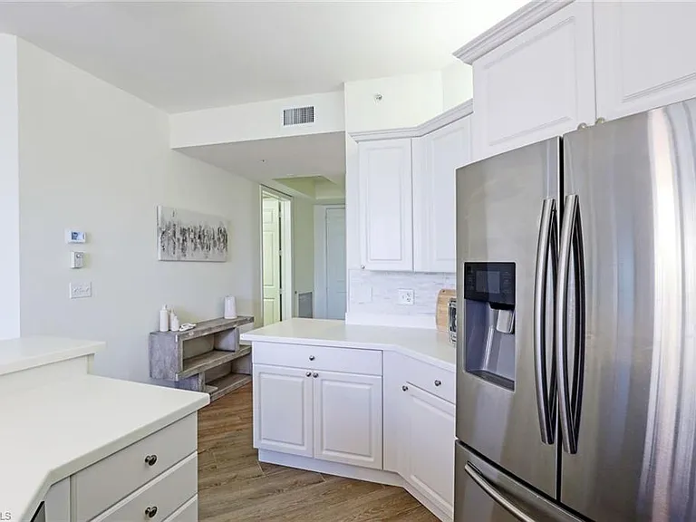 400 Flagship Dr #401 — Photo 2
