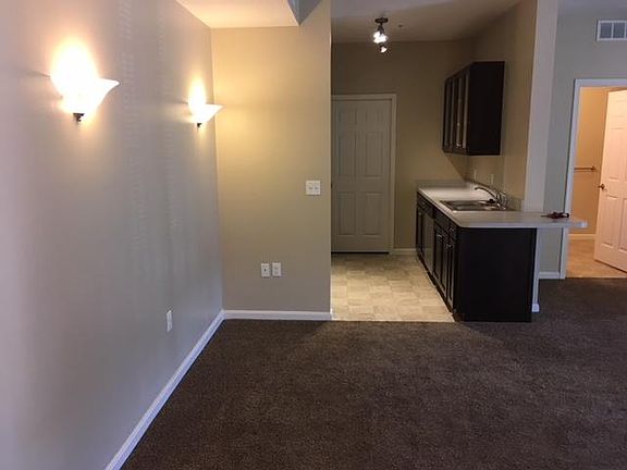 3rd image of 5280 Crabapple Dr APT 206