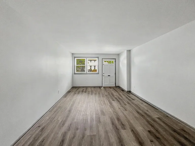 200 E Maple Ave — Photo 60