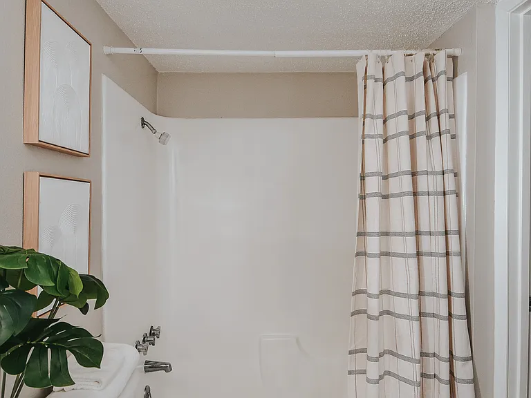 Parkwood Apartments — Photo 48