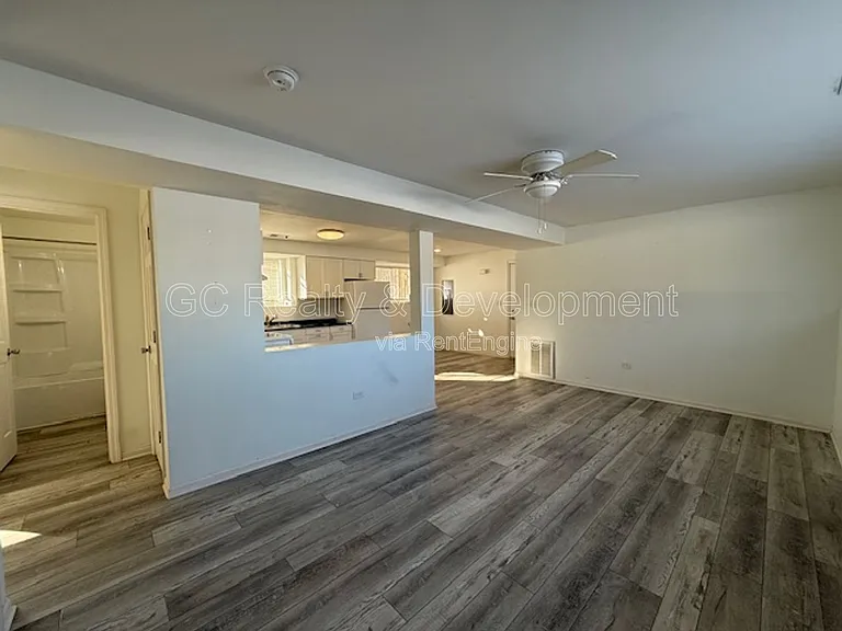 284 W Windsor Ter #2 — Photo 2