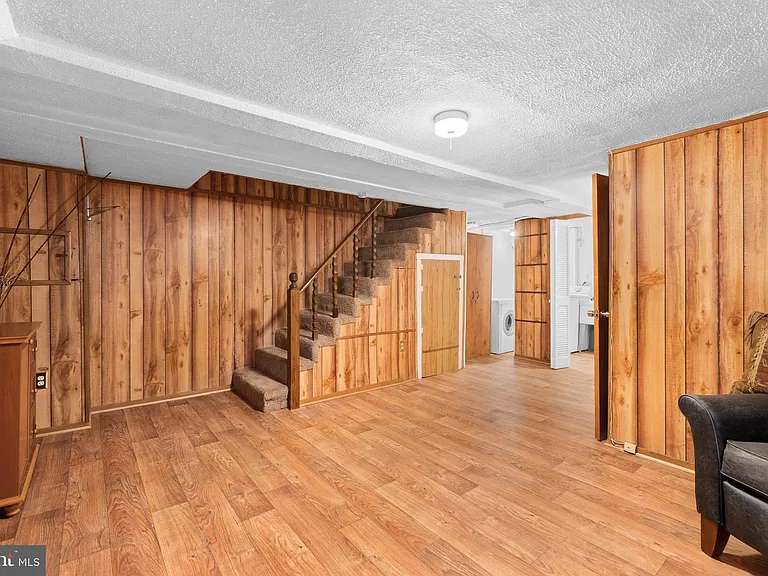 2835 4th St NE — Photo 20