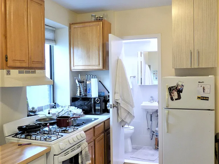 26 Leroy St #16 — Photo 4